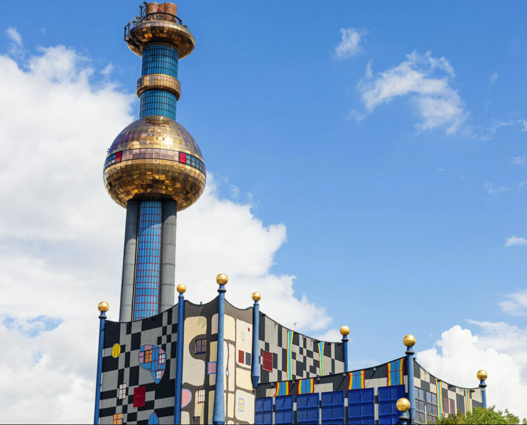 incinérateur à Vienne designé par Hundertwasser